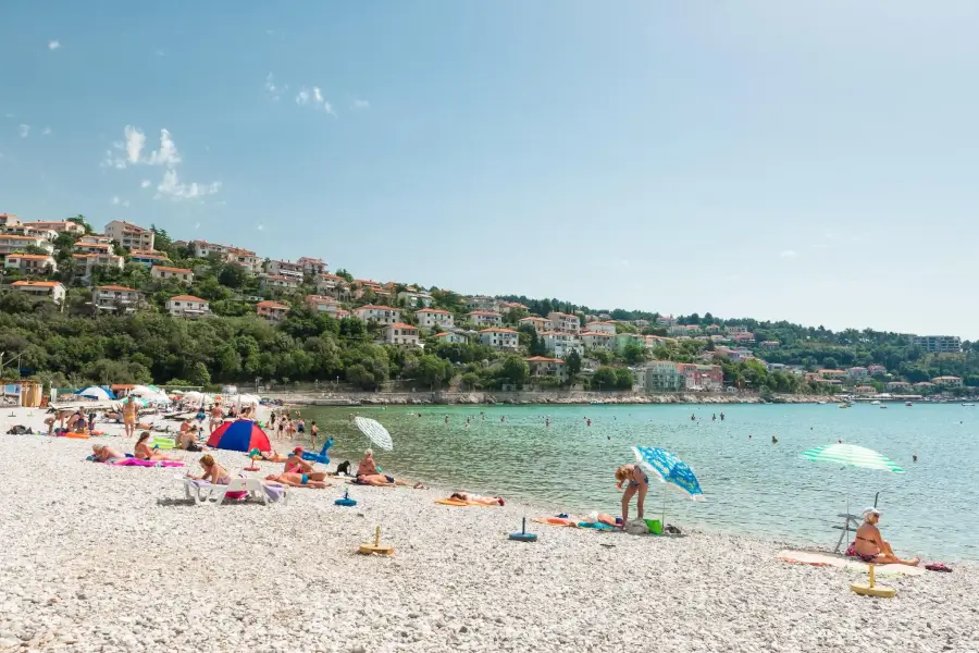 Rabac - mobilne hišice Oliva - plaža