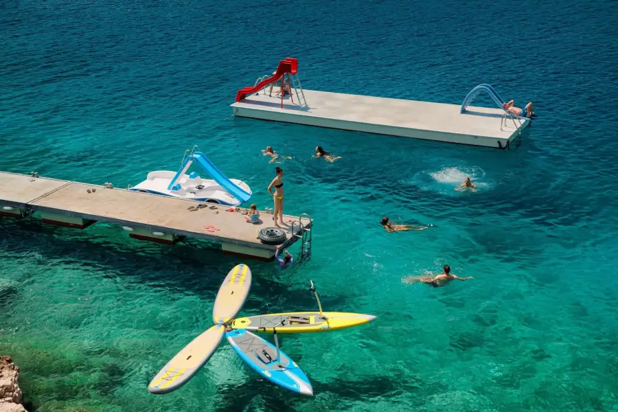 Brač-Gava Waterman Milna -Plaža