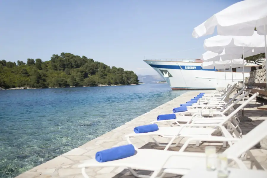 otok Mljet-hotel Odisej-plaža