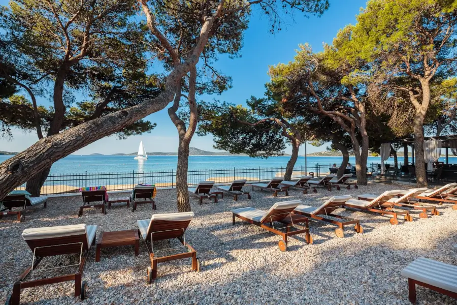 Vodice - vila Arausana in Antonina - plaža