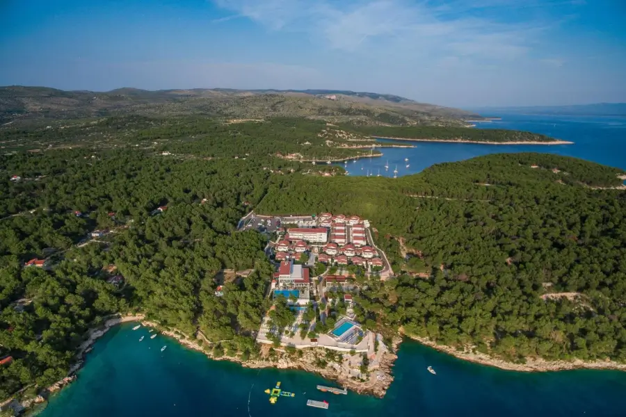 Brač-Gava Waterman Milna -Splošen pogled