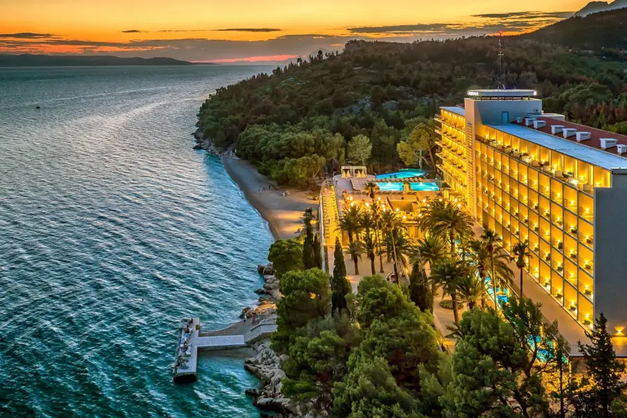 Tućepi - Bluesun hotel Jadran - splošen pogled