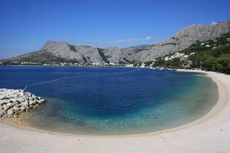 Omiš-Turistično naselje Brzet-Plaža