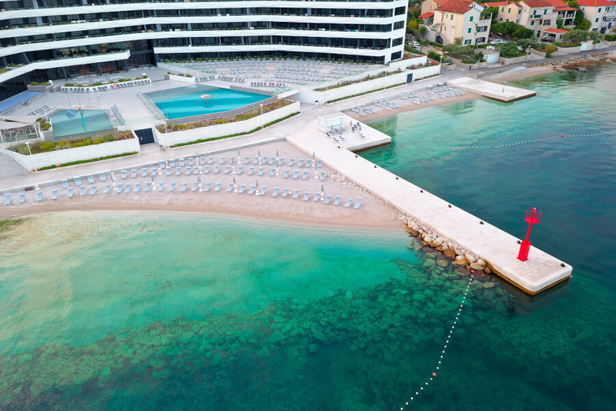 otok Brač - hotel Grand View - plaža