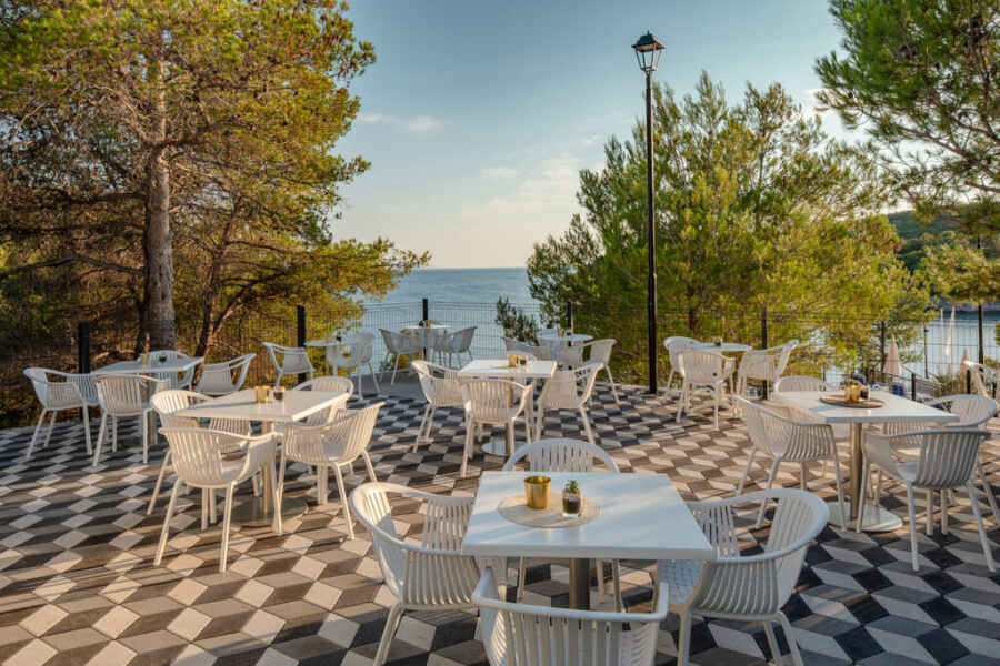 Island Brač -GAVA ISLAND FOREST COTTAGES - terasa